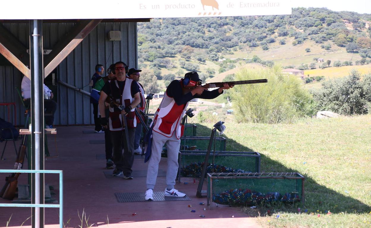 Juan Manuel González, vencedor del Campeonato absoluto de Extremadura de Foso Olímpico a 125 platos