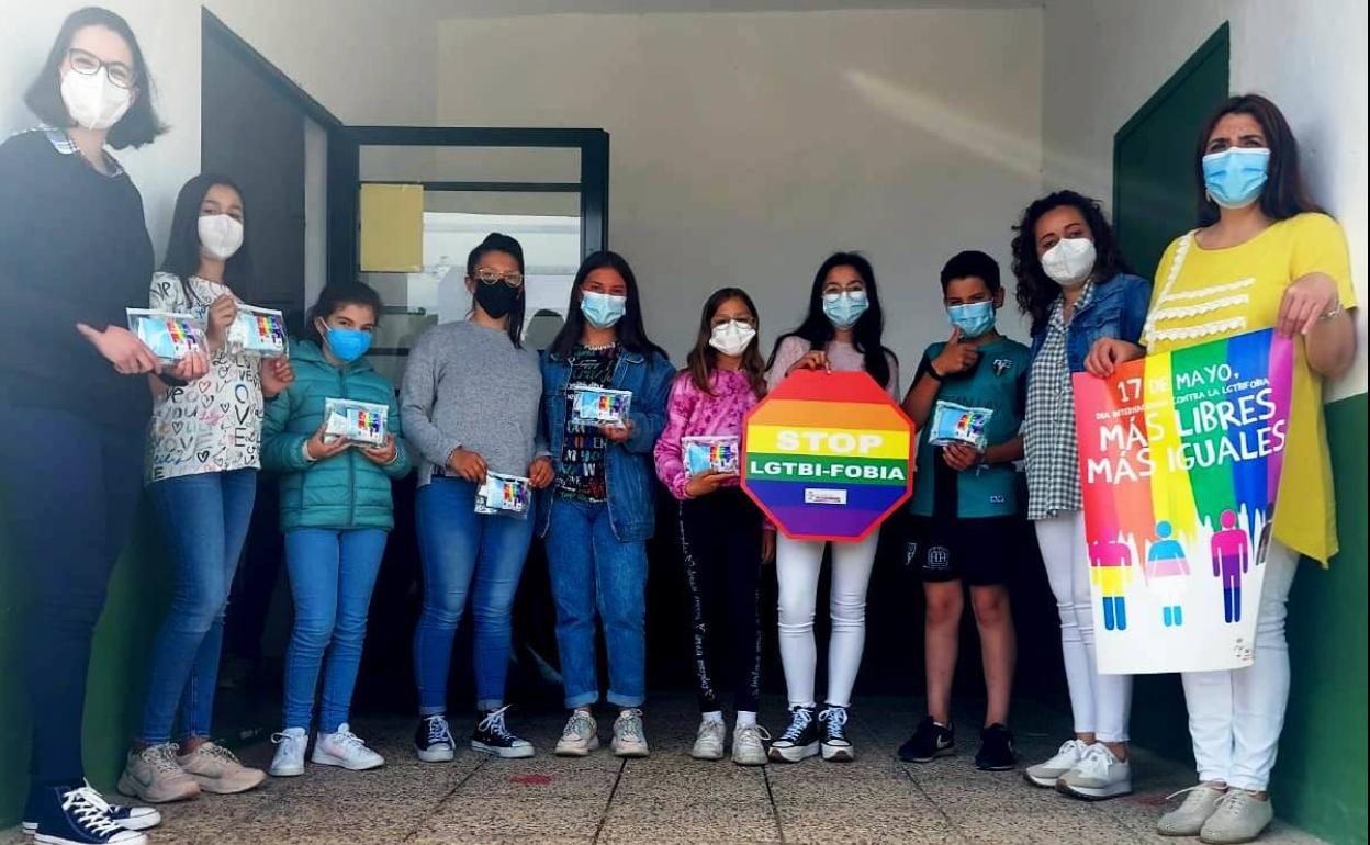 Jerez y sus pedanías conmemoran el 'Día Internacional contra la LGTBIfobia' con el lema 'Más libres, más iguales'
