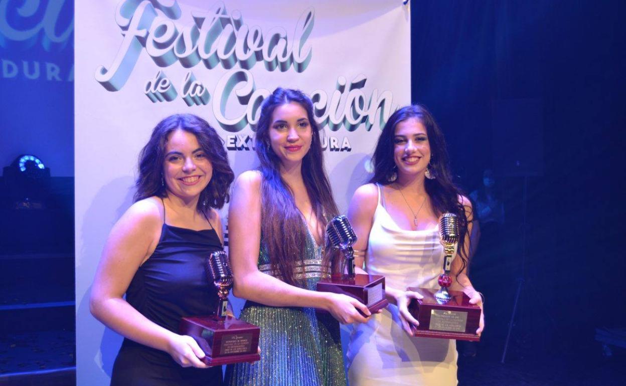 Paula Díaz, ganadora del Festival de la Canción de Extremadura 2021