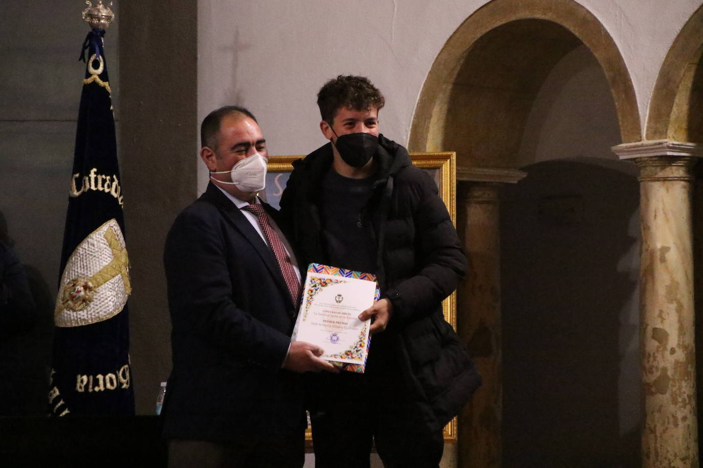 Fotos: El anuario cofrade vuelve a desgranar los entresijos de la Semana Santa jerezana