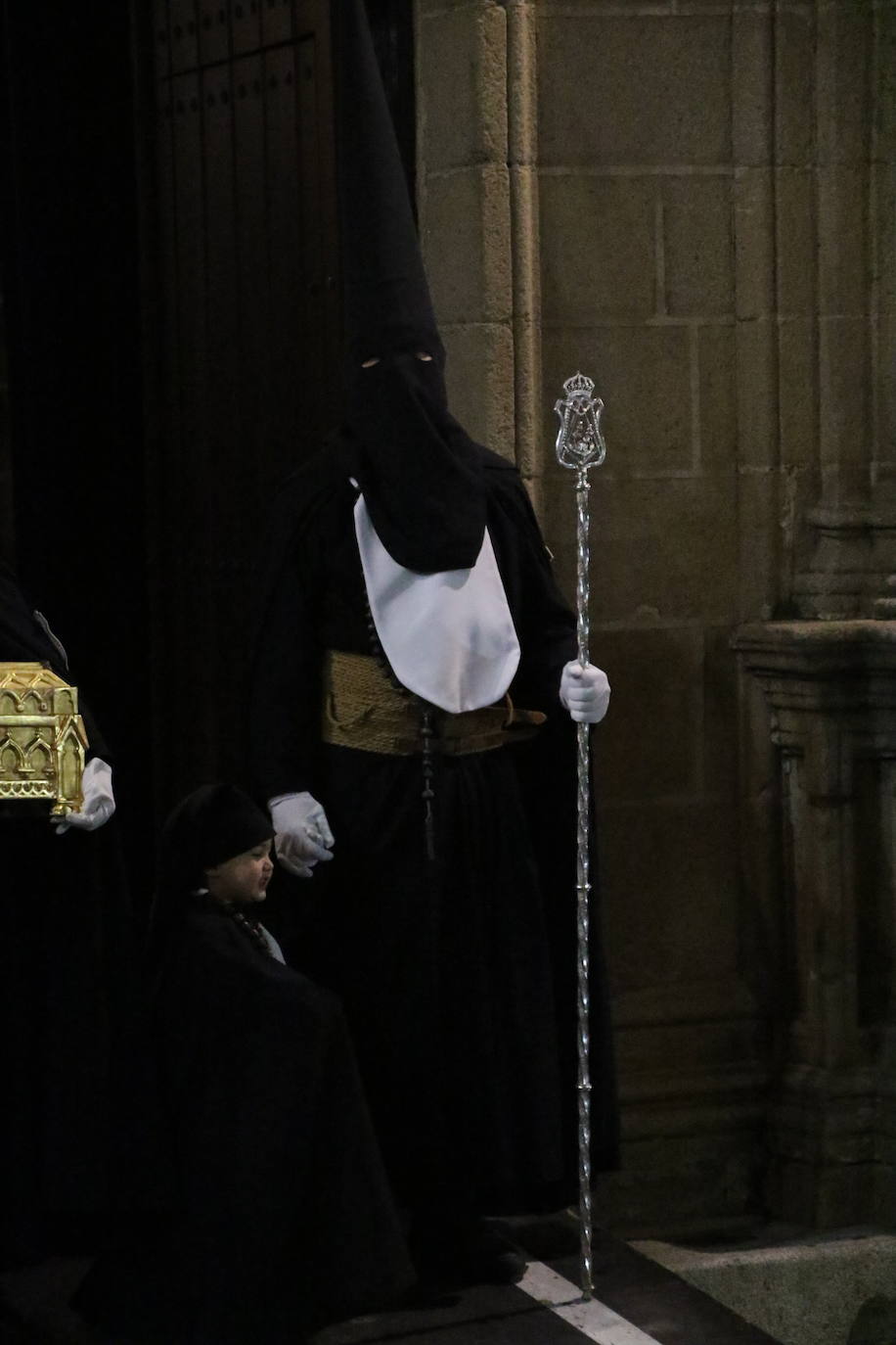 Fotos: Jerez vuelve a enmudecer ante Jesús Orando en el Huerto y Nuestra Señora del Silencio en una nueva noche de Martes Santo