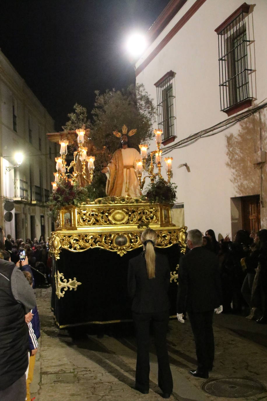Fotos: Jerez vuelve a enmudecer ante Jesús Orando en el Huerto y Nuestra Señora del Silencio en una nueva noche de Martes Santo