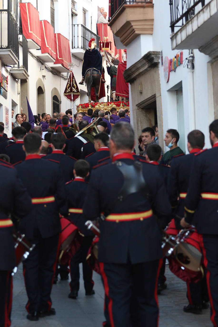 Fotos: El fervor envuelve la tarde de Viernes Santo en Jerez de los Caballeros