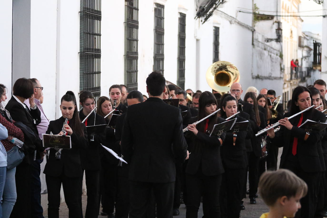 Fotos: El fervor envuelve la tarde de Viernes Santo en Jerez de los Caballeros