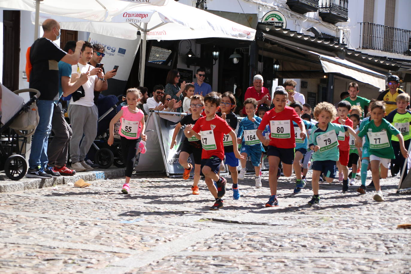 Fotos: Bruno Paixão y Anabel Benítez, vencedores de la XXIII Carrera Popular de Jerez de los Caballeros
