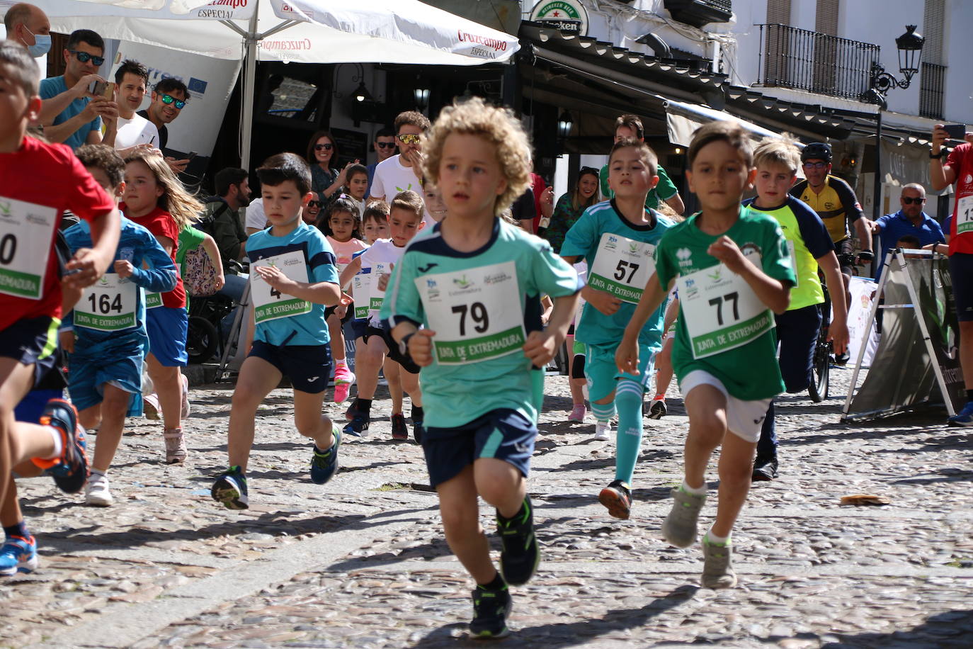 Fotos: Bruno Paixão y Anabel Benítez, vencedores de la XXIII Carrera Popular de Jerez de los Caballeros