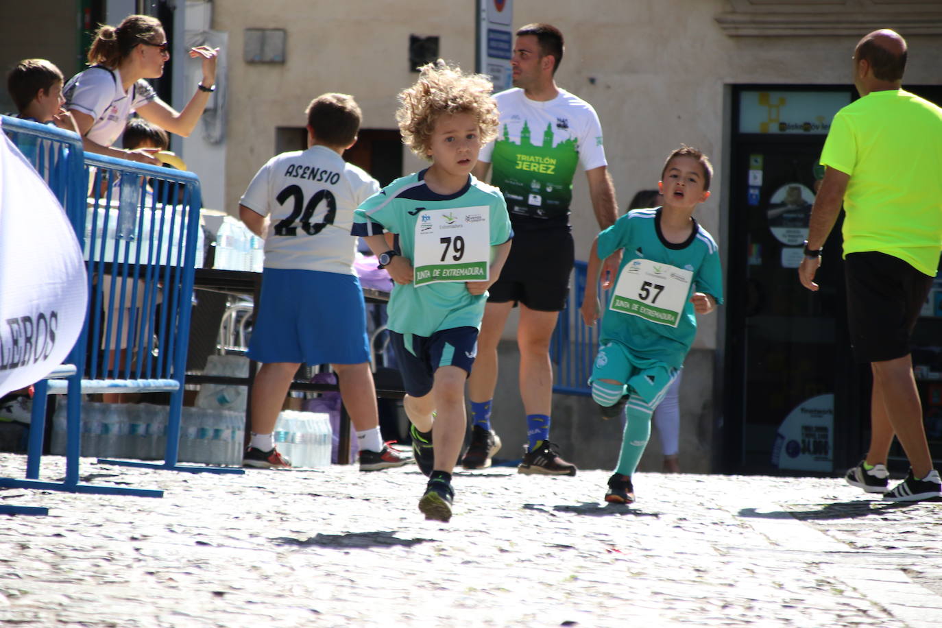 Fotos: Bruno Paixão y Anabel Benítez, vencedores de la XXIII Carrera Popular de Jerez de los Caballeros