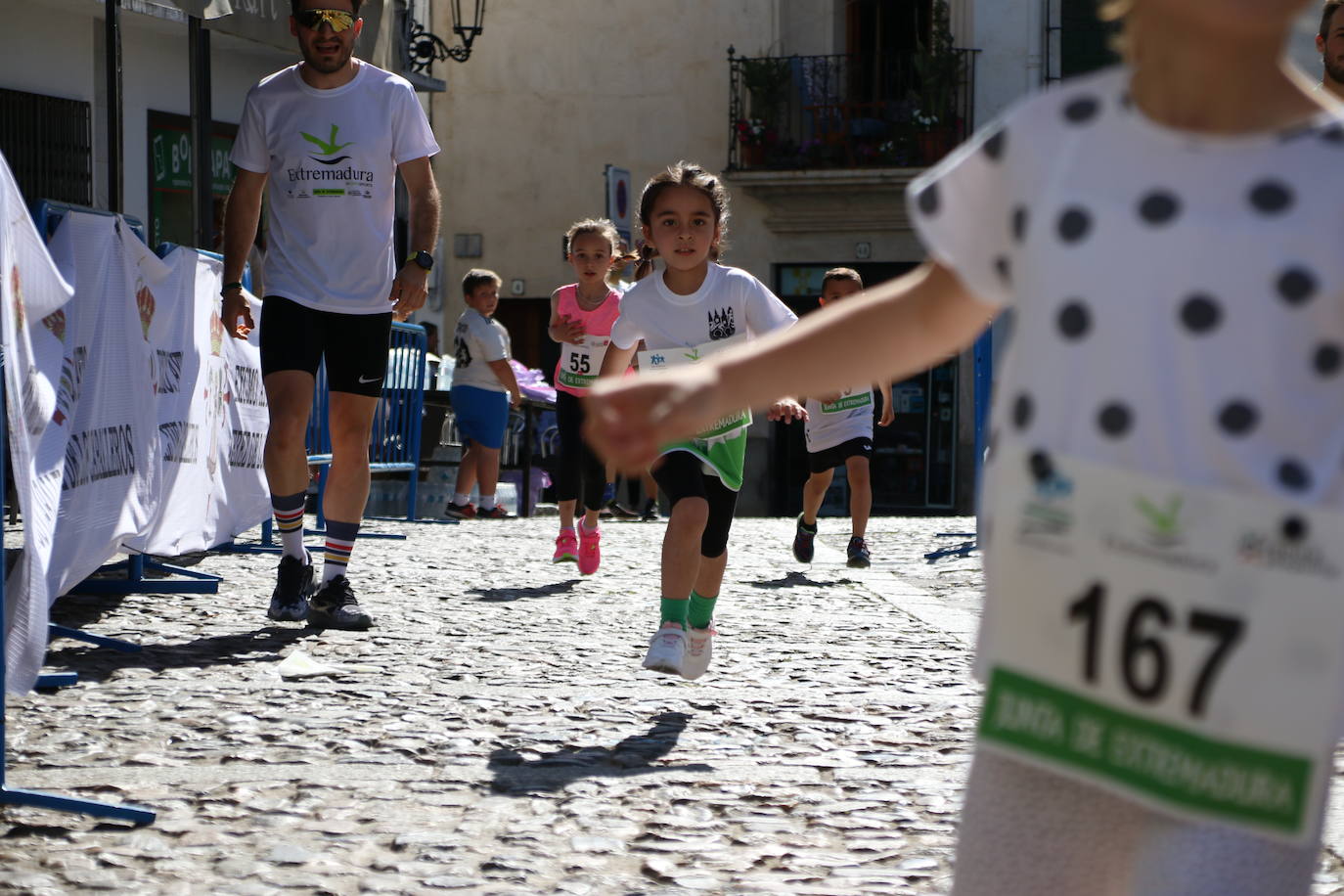 Fotos: Bruno Paixão y Anabel Benítez, vencedores de la XXIII Carrera Popular de Jerez de los Caballeros