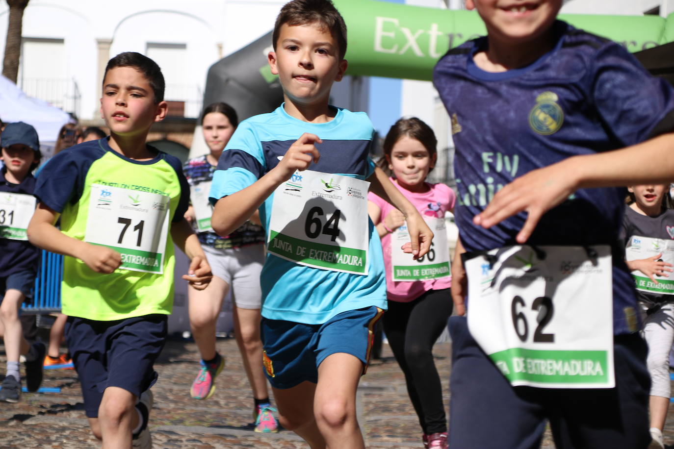 Fotos: Bruno Paixão y Anabel Benítez, vencedores de la XXIII Carrera Popular de Jerez de los Caballeros