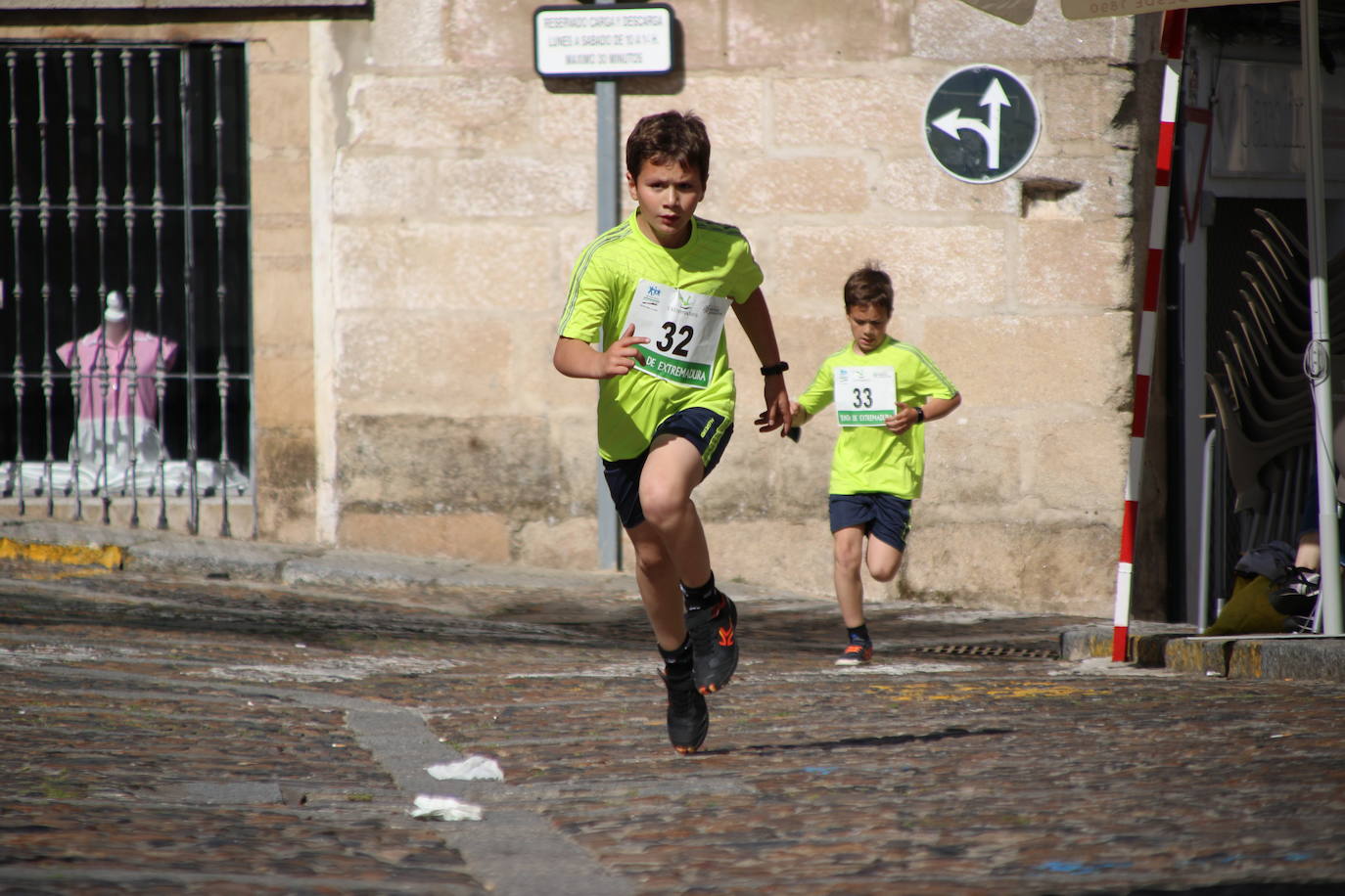 Fotos: Bruno Paixão y Anabel Benítez, vencedores de la XXIII Carrera Popular de Jerez de los Caballeros
