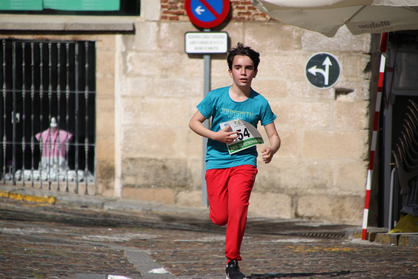 Fotos: Bruno Paixão y Anabel Benítez, vencedores de la XXIII Carrera Popular de Jerez de los Caballeros