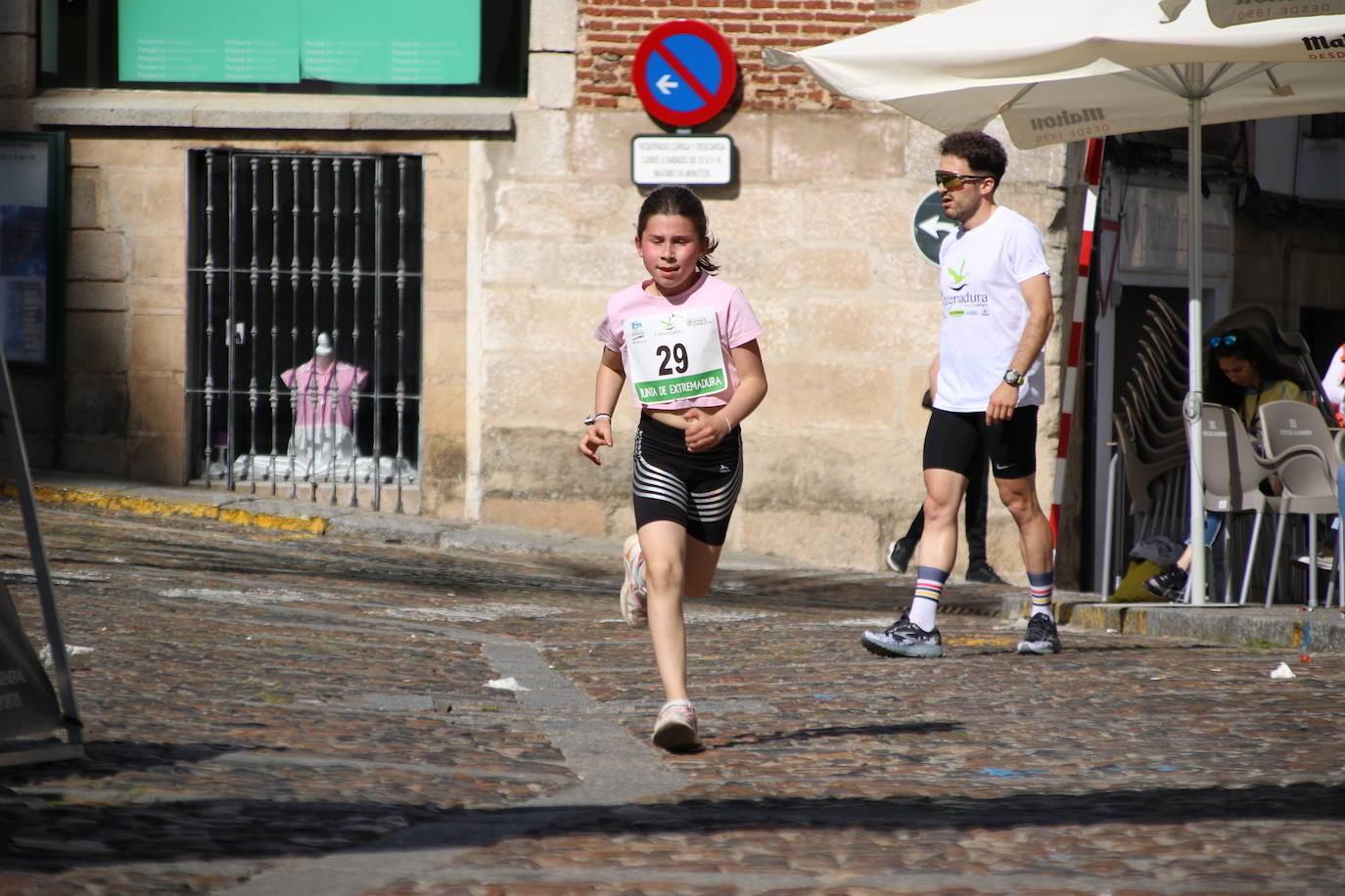 Fotos: Bruno Paixão y Anabel Benítez, vencedores de la XXIII Carrera Popular de Jerez de los Caballeros