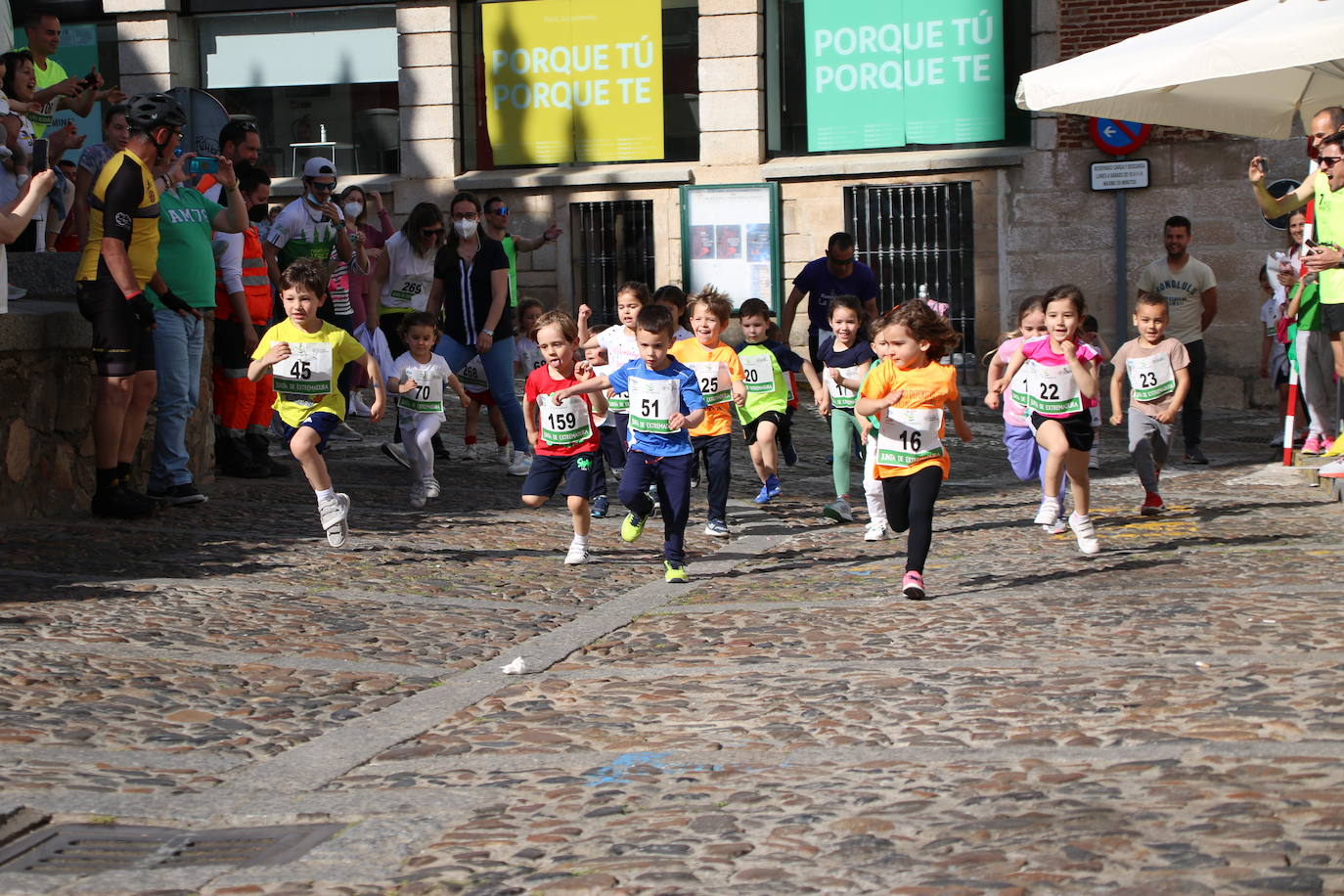 Fotos: Bruno Paixão y Anabel Benítez, vencedores de la XXIII Carrera Popular de Jerez de los Caballeros