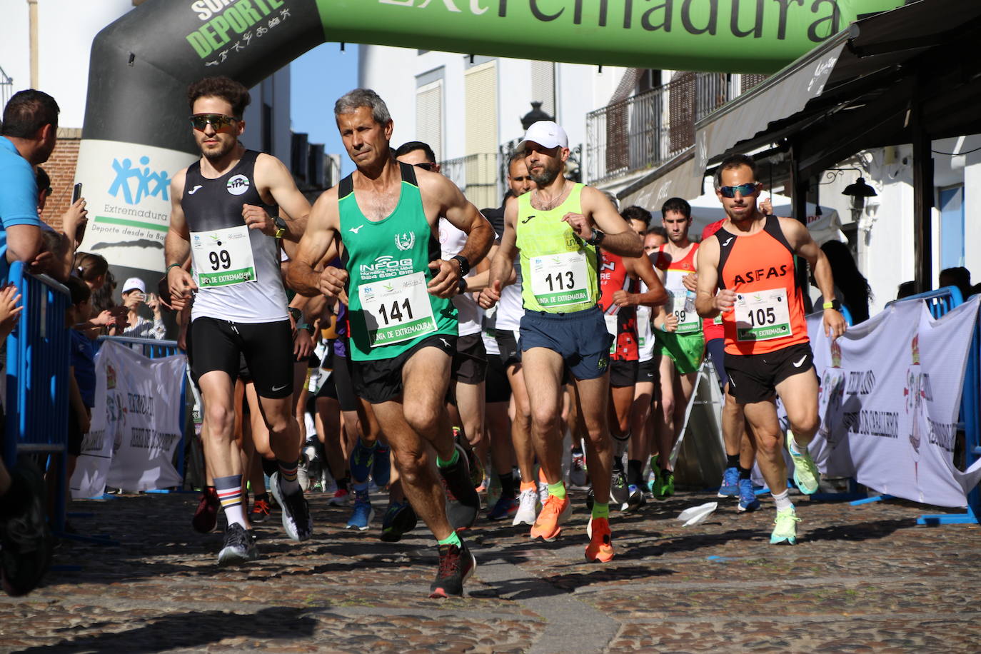 Fotos: Bruno Paixão y Anabel Benítez, vencedores de la XXIII Carrera Popular de Jerez de los Caballeros