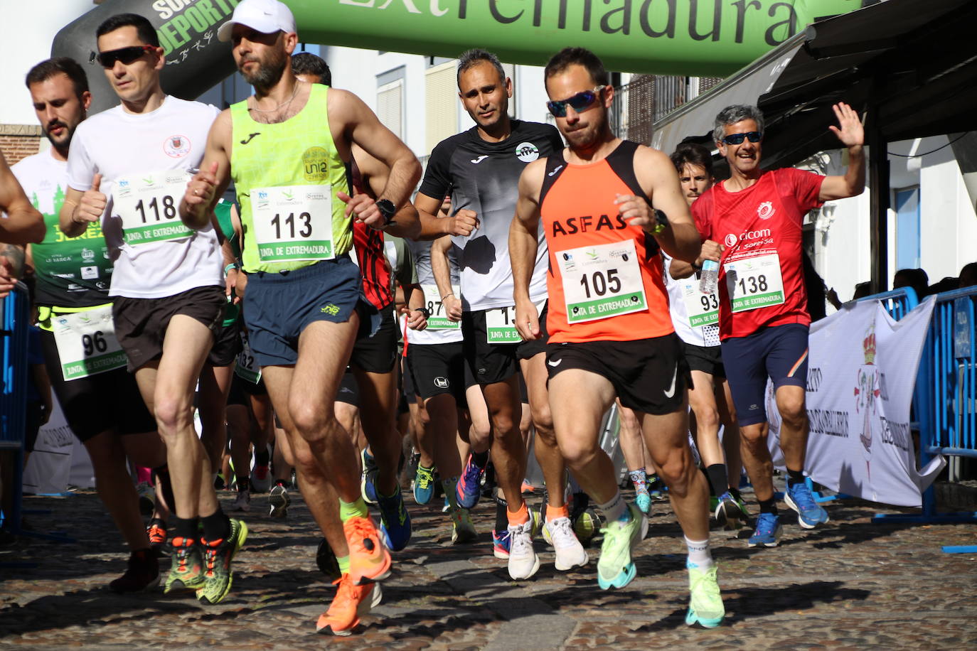 Fotos: Bruno Paixão y Anabel Benítez, vencedores de la XXIII Carrera Popular de Jerez de los Caballeros