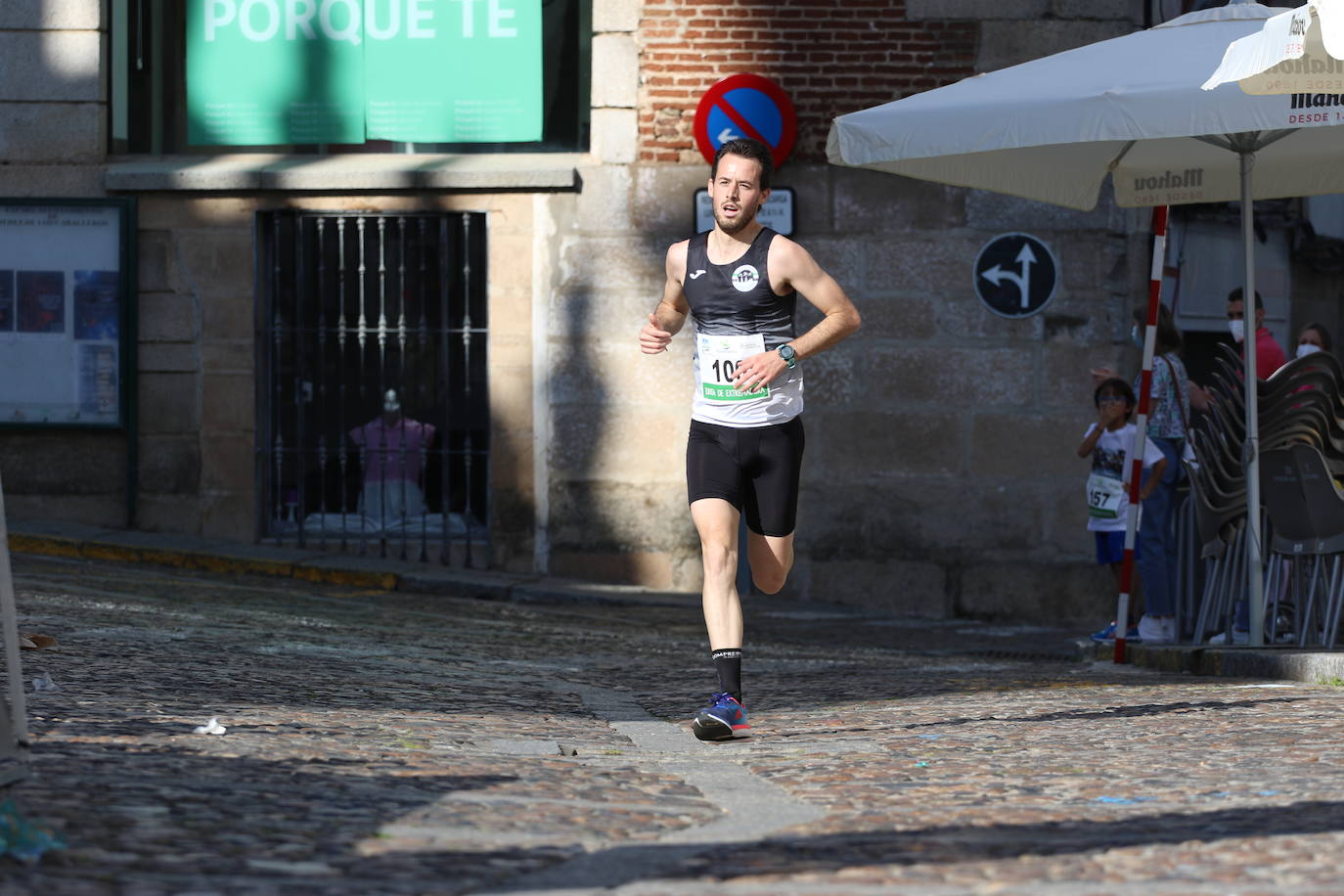 Fotos: Bruno Paixão y Anabel Benítez, vencedores de la XXIII Carrera Popular de Jerez de los Caballeros