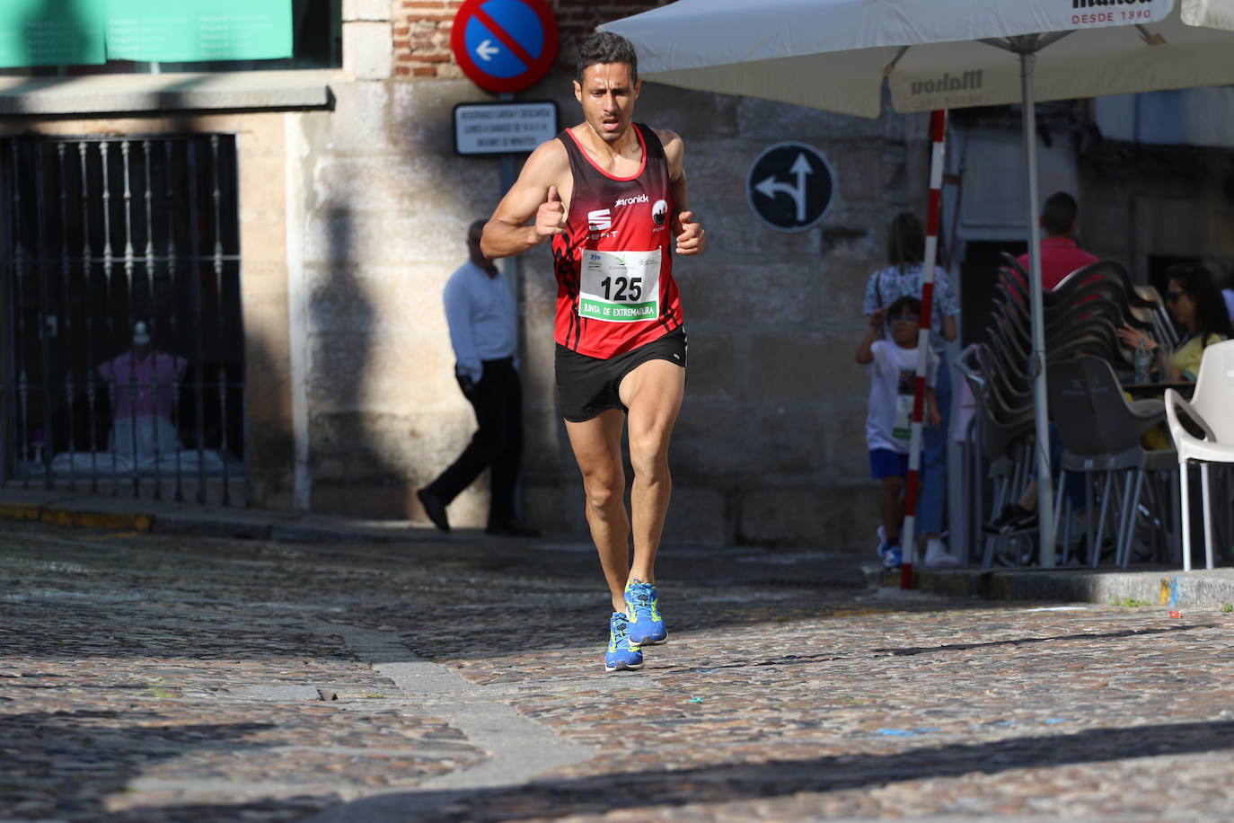Fotos: Bruno Paixão y Anabel Benítez, vencedores de la XXIII Carrera Popular de Jerez de los Caballeros
