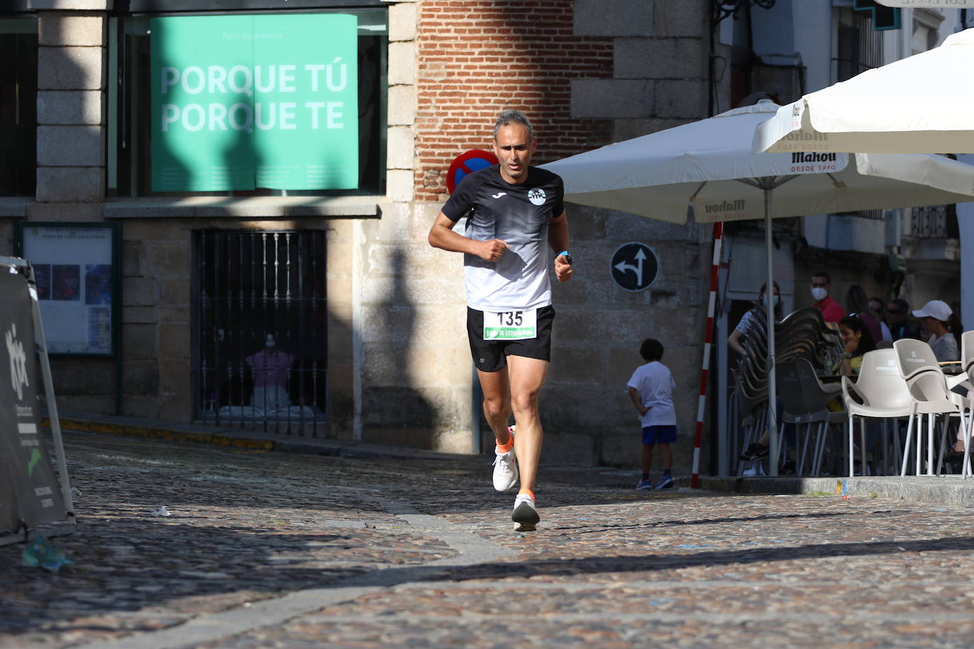 Fotos: Bruno Paixão y Anabel Benítez, vencedores de la XXIII Carrera Popular de Jerez de los Caballeros