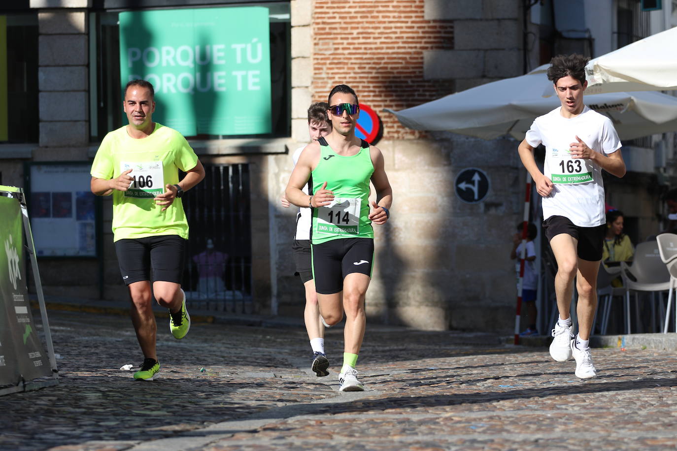 Fotos: Bruno Paixão y Anabel Benítez, vencedores de la XXIII Carrera Popular de Jerez de los Caballeros