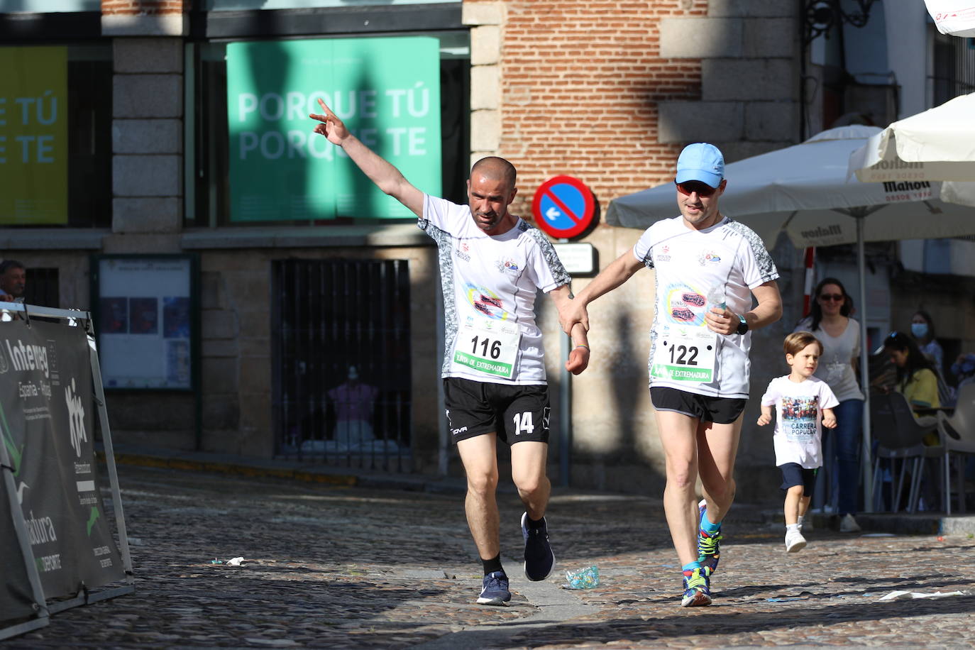 Fotos: Bruno Paixão y Anabel Benítez, vencedores de la XXIII Carrera Popular de Jerez de los Caballeros