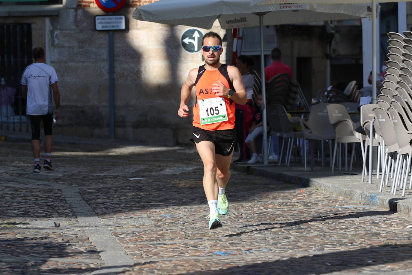 Fotos: Bruno Paixão y Anabel Benítez, vencedores de la XXIII Carrera Popular de Jerez de los Caballeros