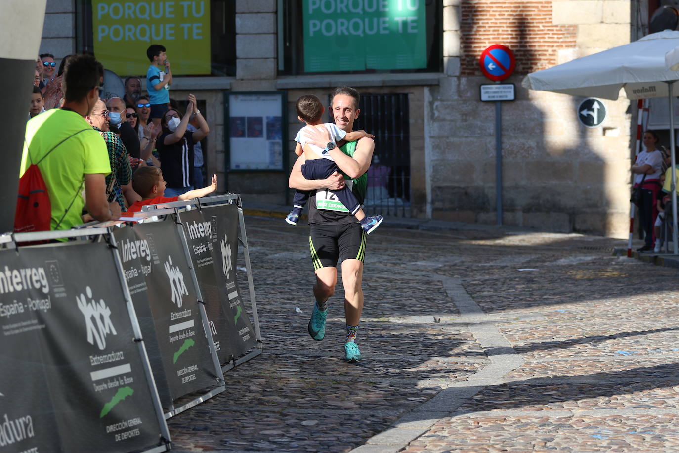 Fotos: Bruno Paixão y Anabel Benítez, vencedores de la XXIII Carrera Popular de Jerez de los Caballeros