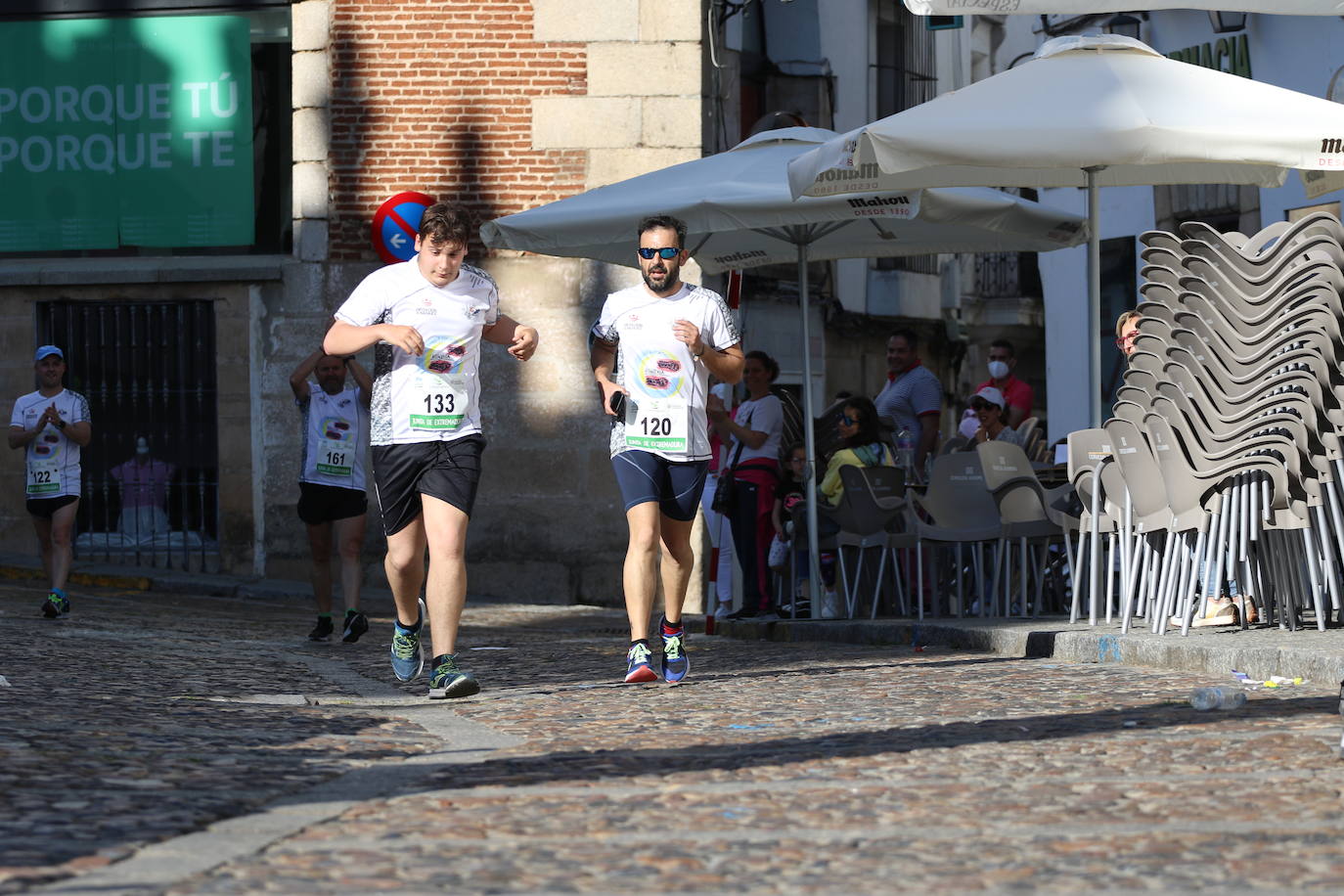 Fotos: Bruno Paixão y Anabel Benítez, vencedores de la XXIII Carrera Popular de Jerez de los Caballeros
