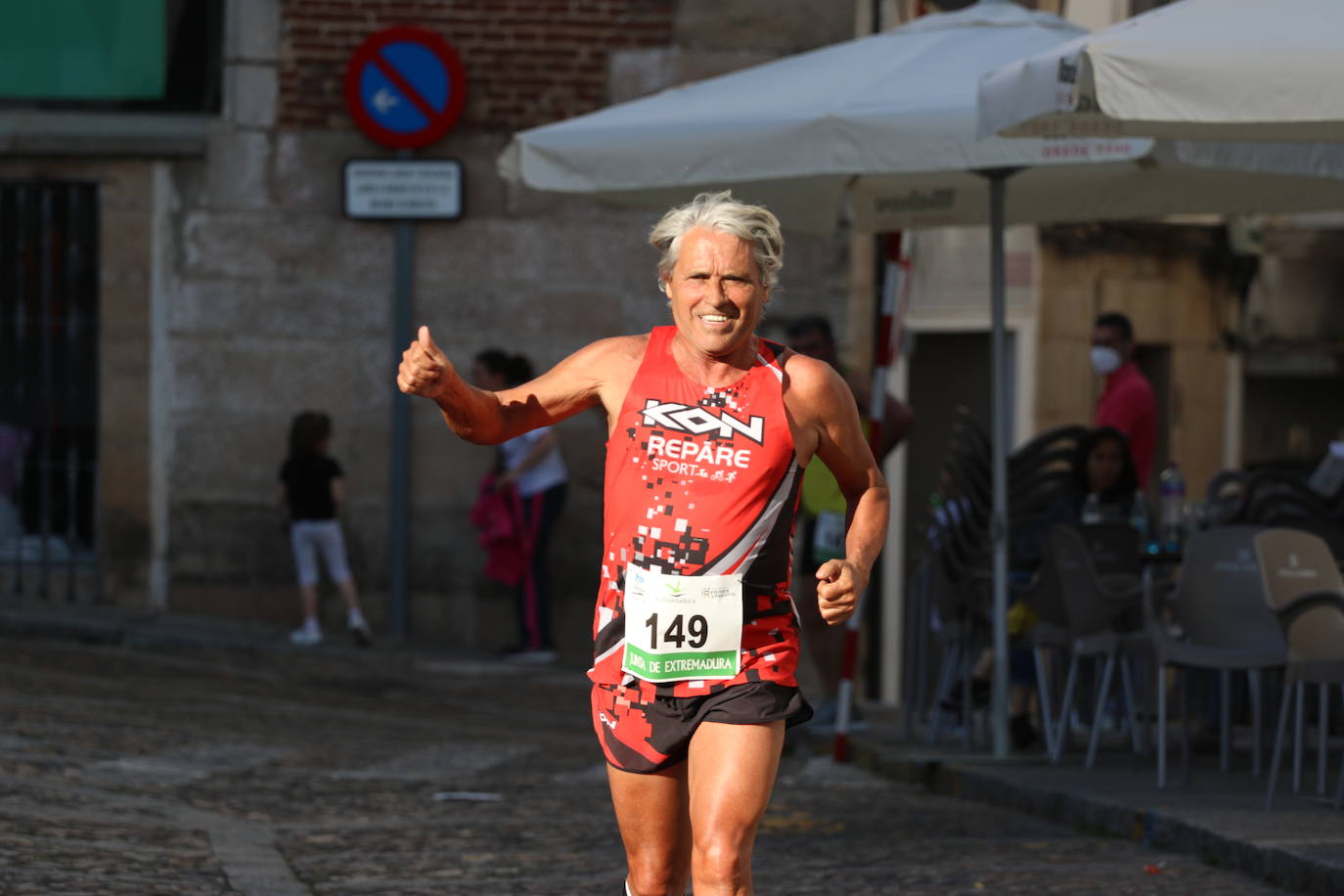 Fotos: Bruno Paixão y Anabel Benítez, vencedores de la XXIII Carrera Popular de Jerez de los Caballeros