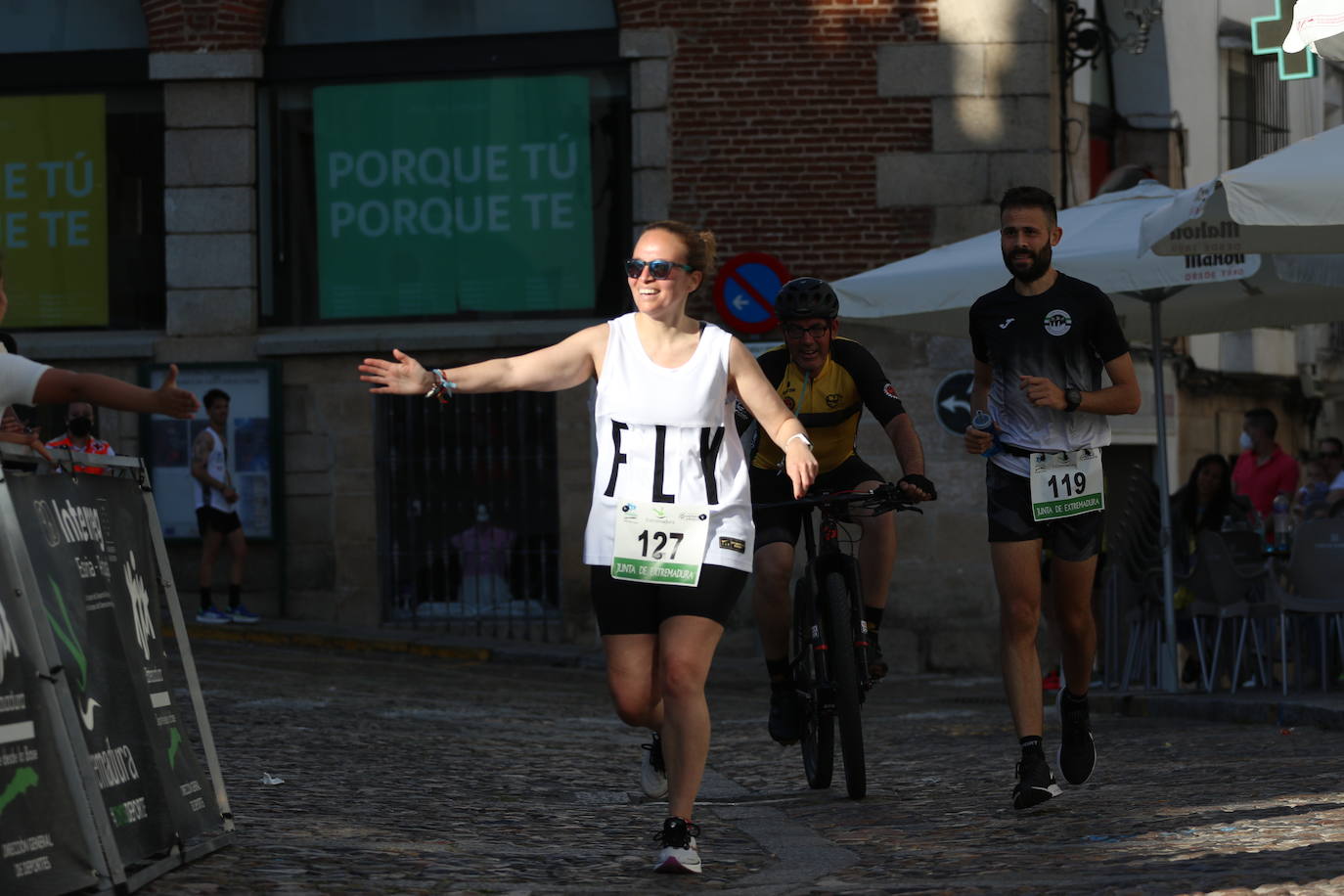 Fotos: Bruno Paixão y Anabel Benítez, vencedores de la XXIII Carrera Popular de Jerez de los Caballeros