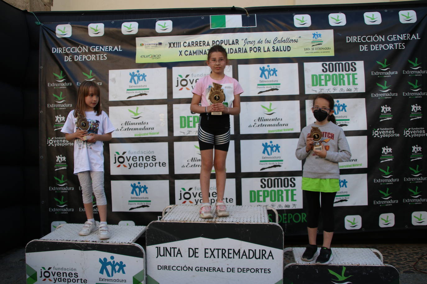 Fotos: Bruno Paixão y Anabel Benítez, vencedores de la XXIII Carrera Popular de Jerez de los Caballeros