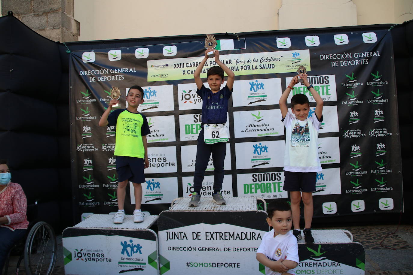Fotos: Bruno Paixão y Anabel Benítez, vencedores de la XXIII Carrera Popular de Jerez de los Caballeros
