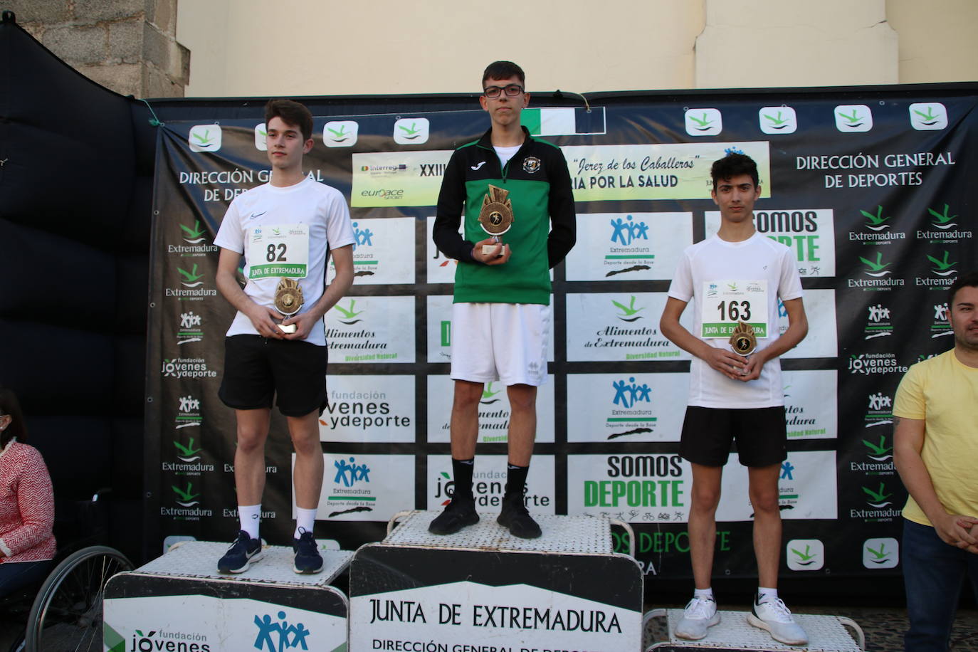 Fotos: Bruno Paixão y Anabel Benítez, vencedores de la XXIII Carrera Popular de Jerez de los Caballeros