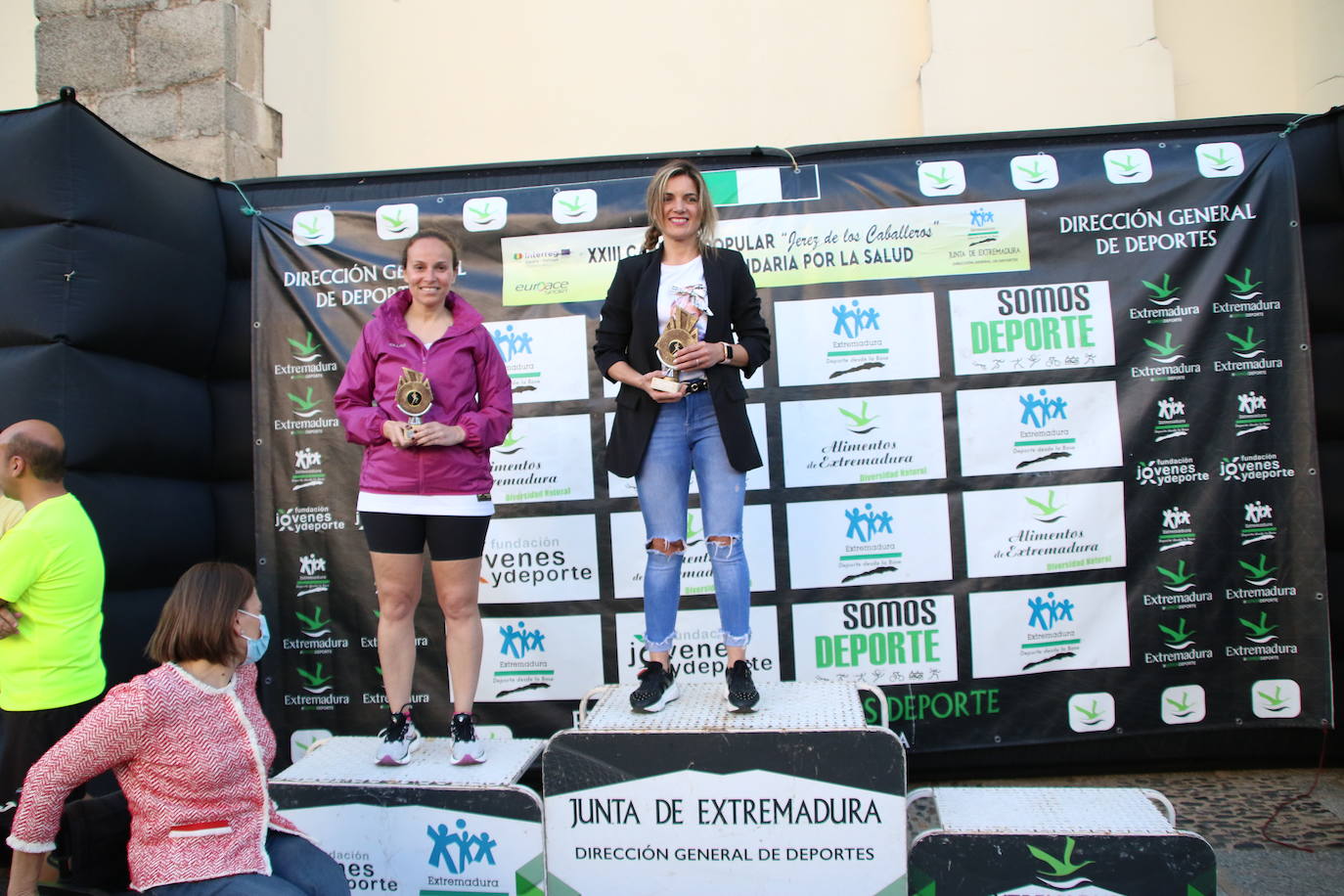 Fotos: Bruno Paixão y Anabel Benítez, vencedores de la XXIII Carrera Popular de Jerez de los Caballeros
