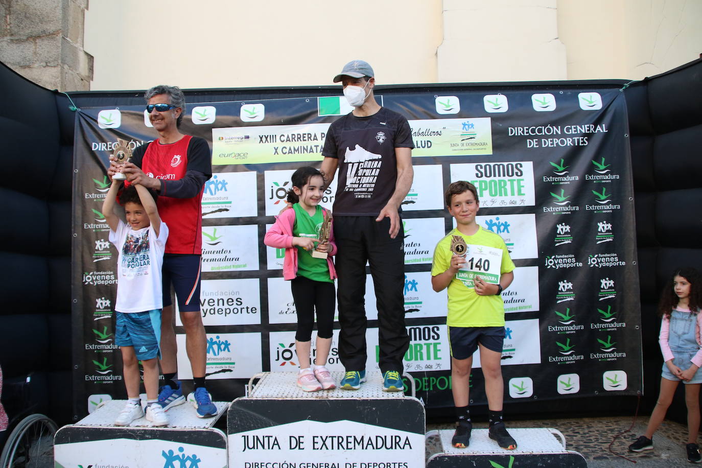 Fotos: Bruno Paixão y Anabel Benítez, vencedores de la XXIII Carrera Popular de Jerez de los Caballeros