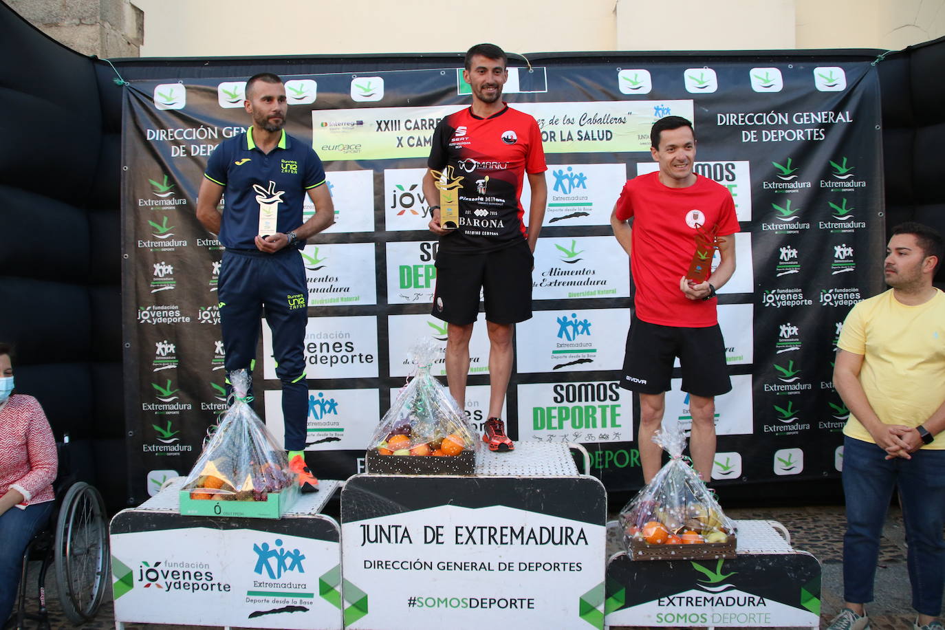 Fotos: Bruno Paixão y Anabel Benítez, vencedores de la XXIII Carrera Popular de Jerez de los Caballeros