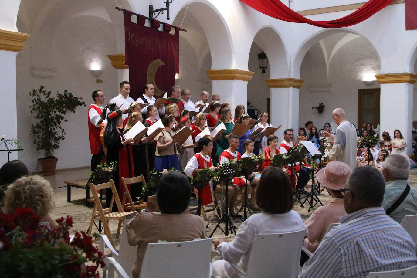 Fotos: La Coral de Jerez de los Caballeros celebra una nueva edición del &#039;Concierto Medieval&#039;