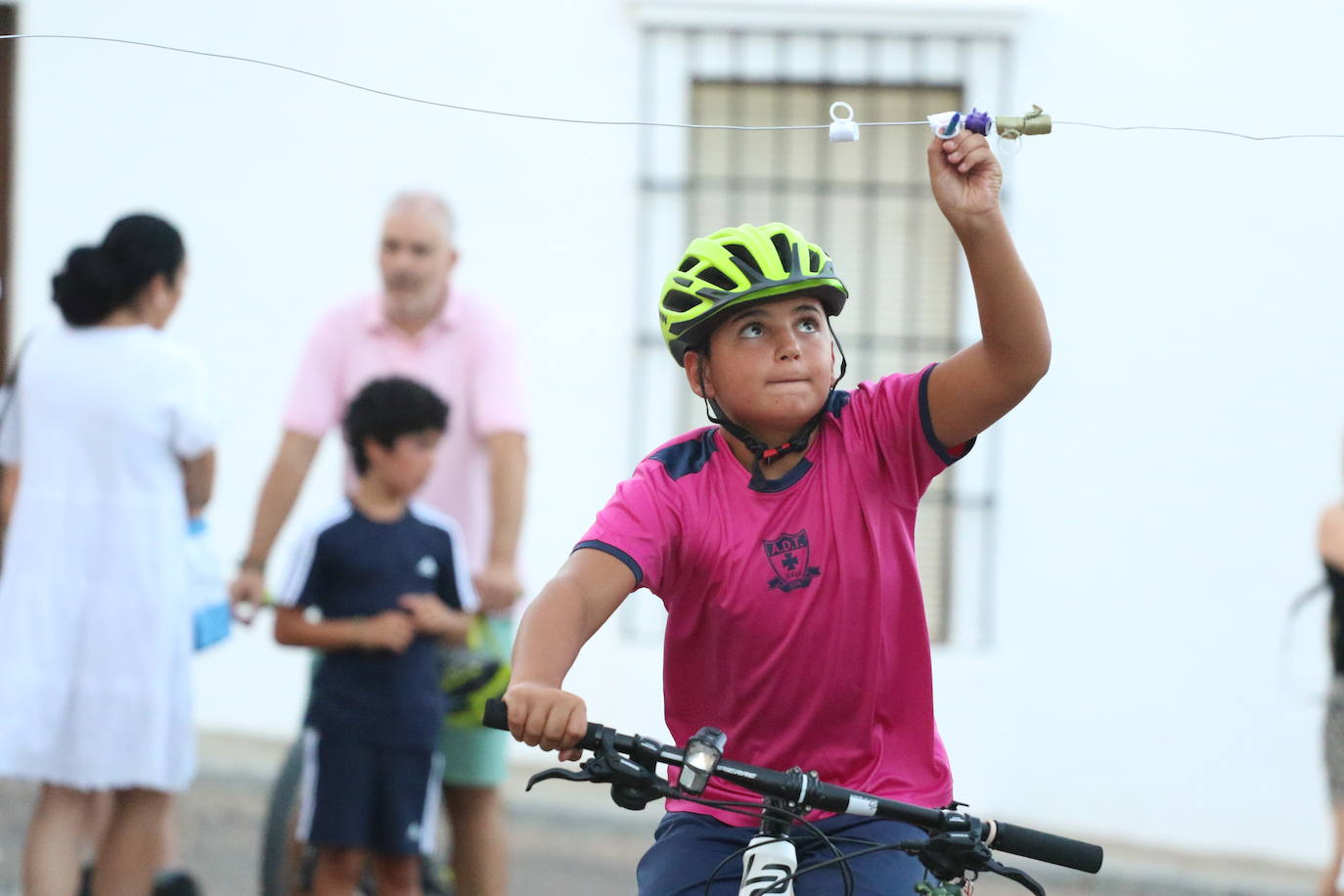 Fotos: La «velá» del barrio de Santa Catalina continúa este sábado con más música y animación