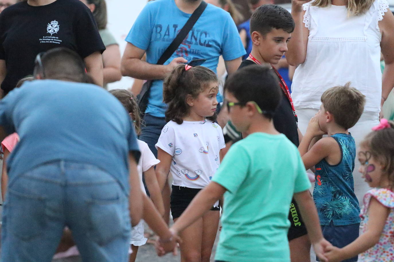 Fotos: La «velá» del barrio de Santa Catalina continúa este sábado con más música y animación