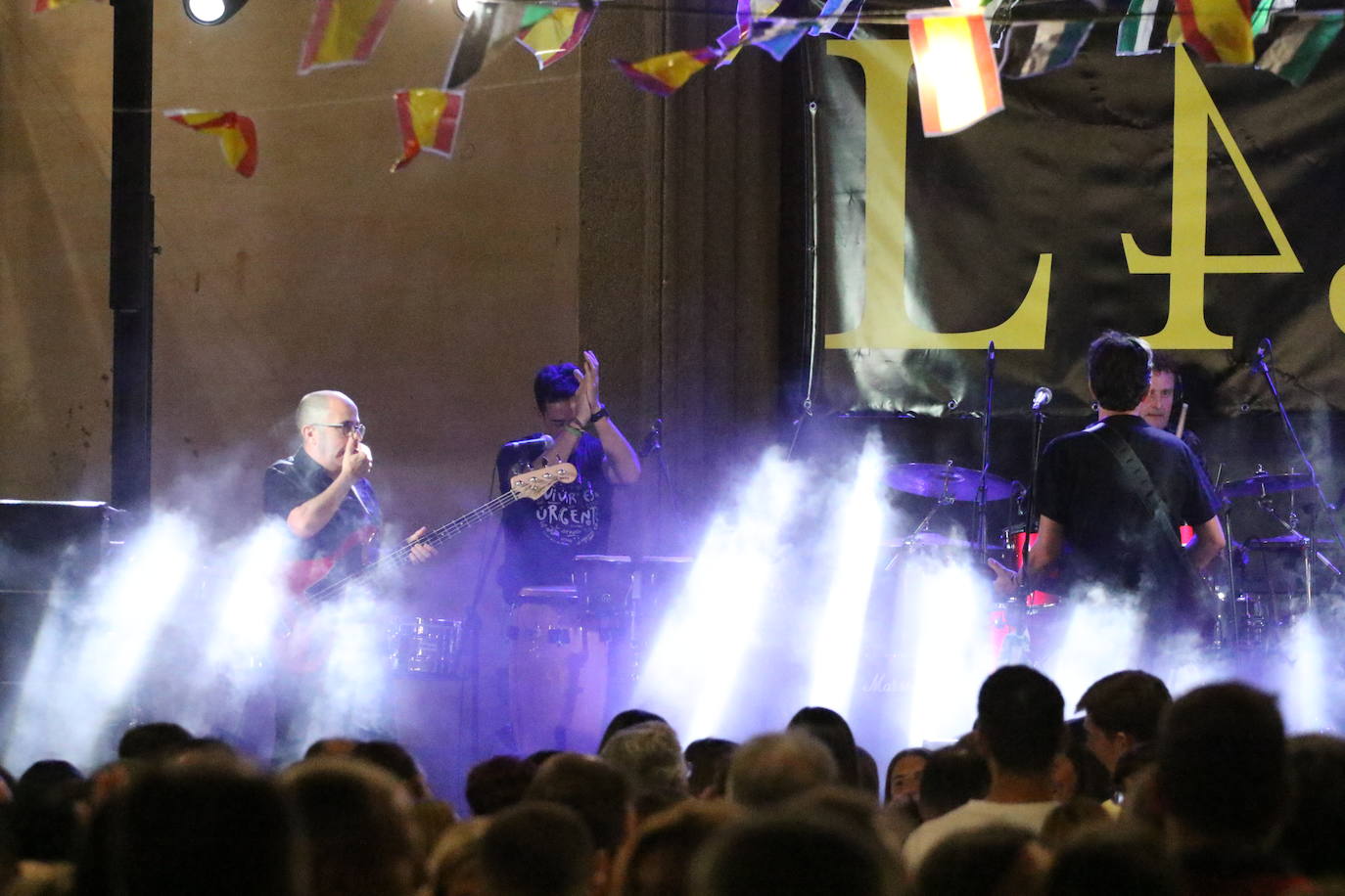 Fotos: La «velá» del barrio de Santa Catalina continúa este sábado con más música y animación