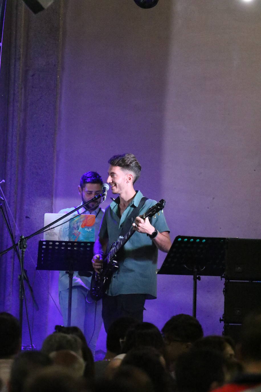 Fotos: La «velá» del barrio de Santa Catalina continúa este sábado con más música y animación