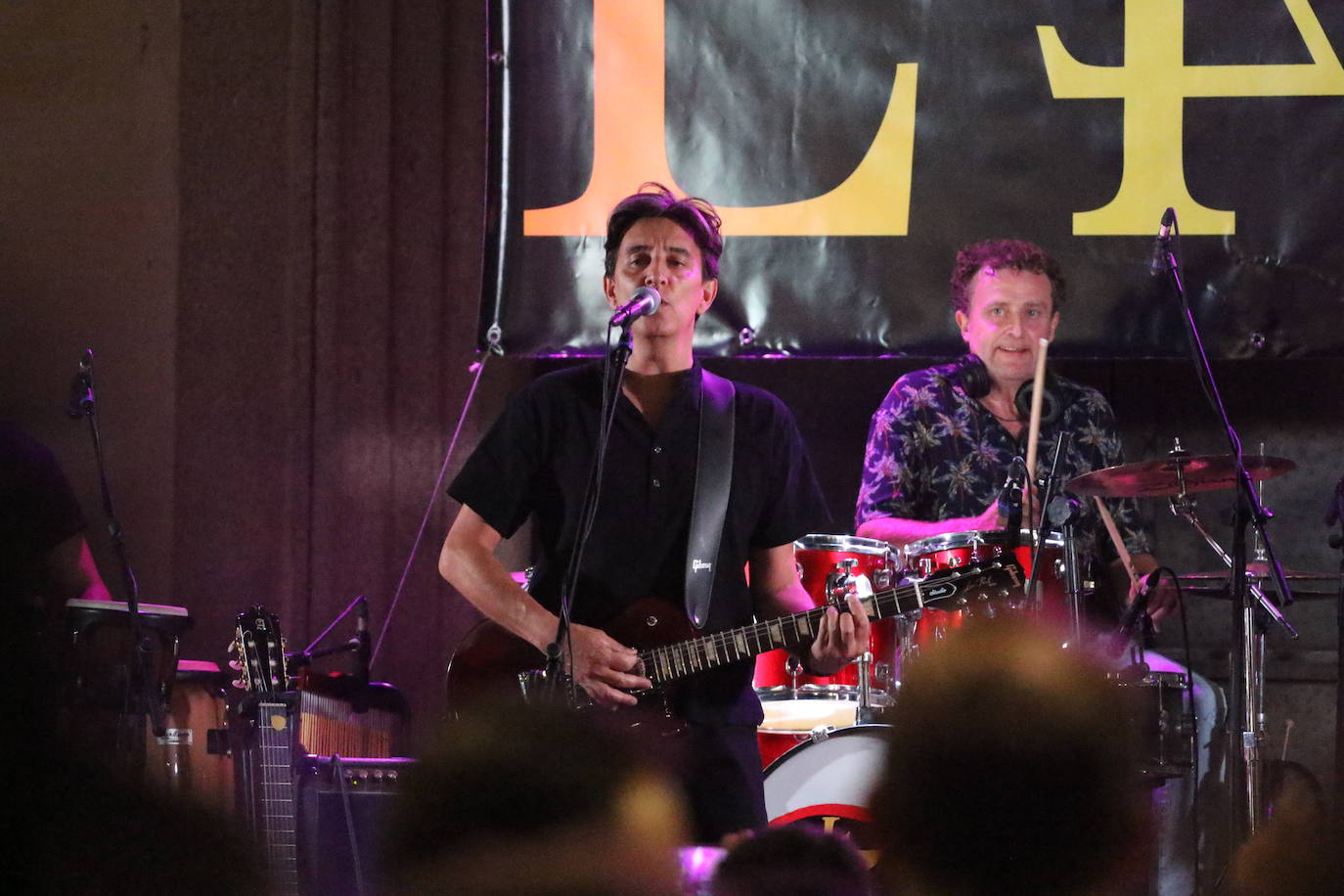 Fotos: La «velá» del barrio de Santa Catalina continúa este sábado con más música y animación