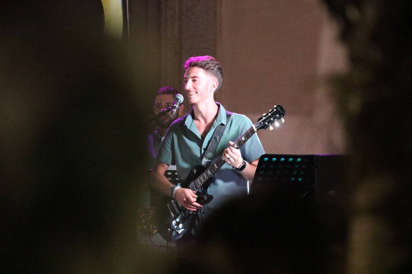 Fotos: La «velá» del barrio de Santa Catalina continúa este sábado con más música y animación