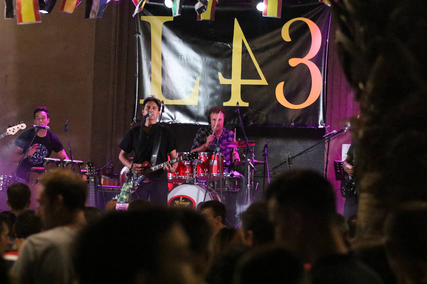 Fotos: La «velá» del barrio de Santa Catalina continúa este sábado con más música y animación