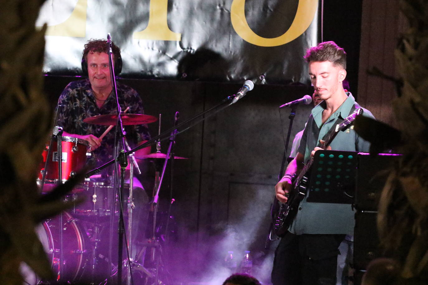Fotos: La «velá» del barrio de Santa Catalina continúa este sábado con más música y animación