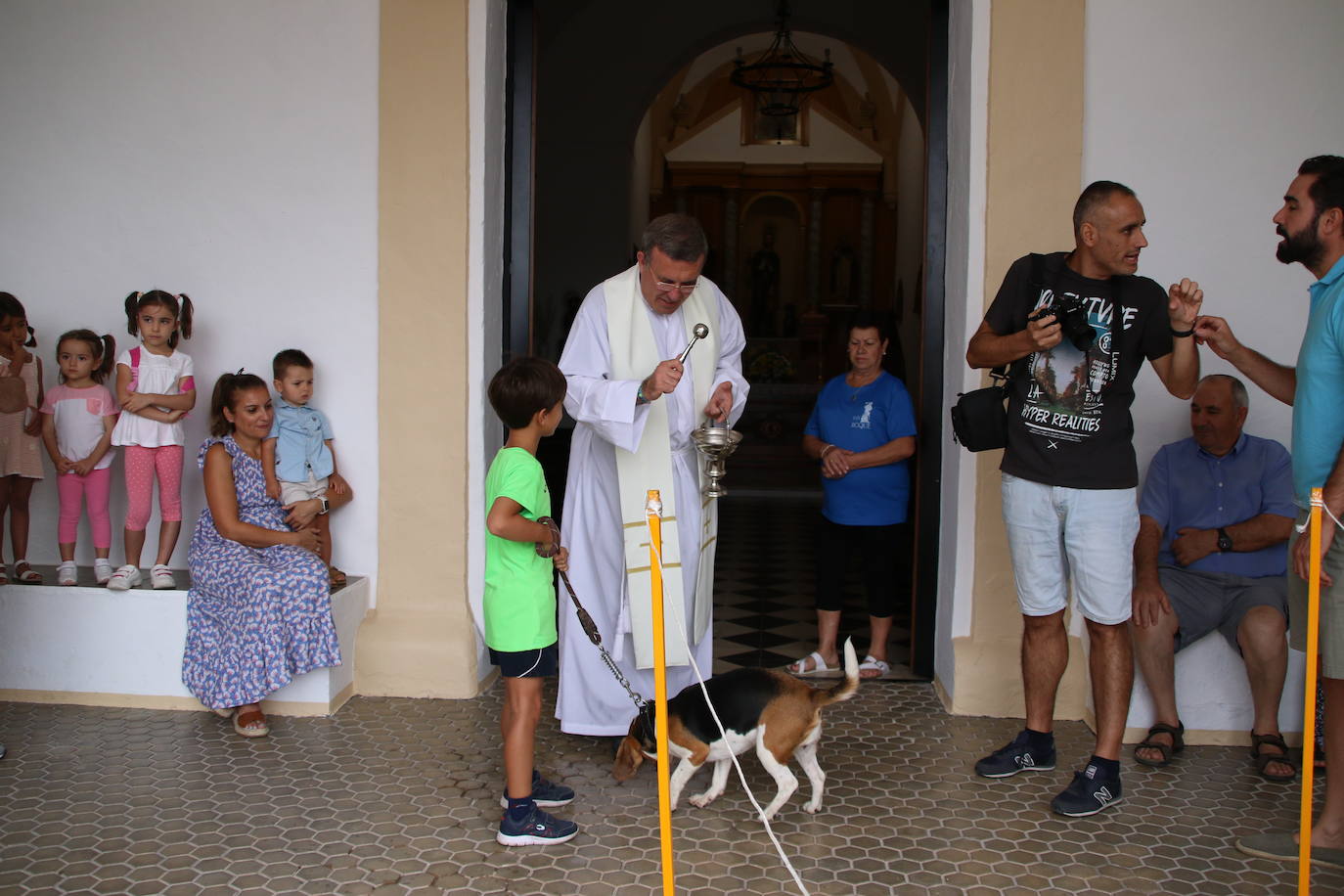 Fotos: La «velá» del barrio de San Roque continúa con la tradicional bendición de animales y los juegos infantiles