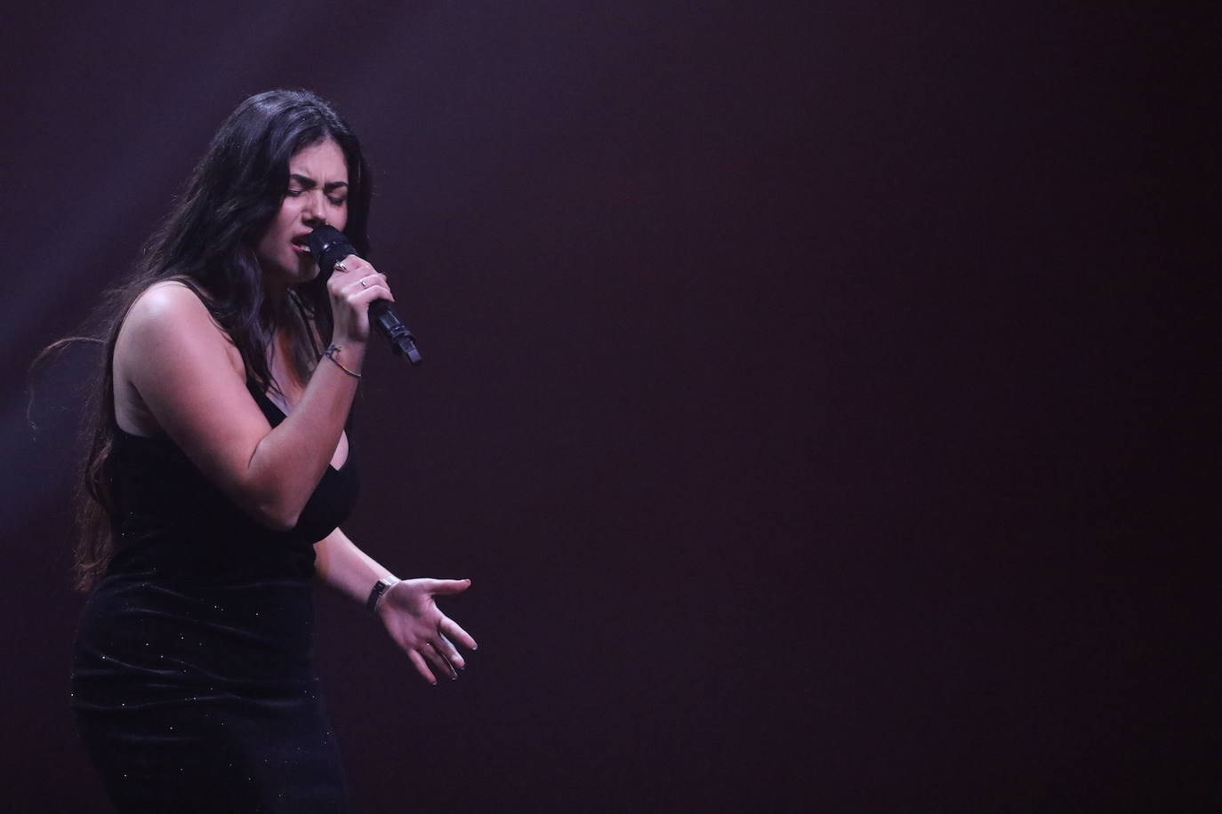 Fotos: Ana Nina, ganadora del Festival de la Canción de Extremadura 2022