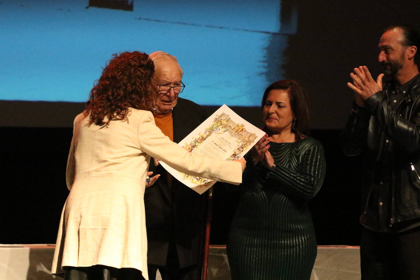 Fotos: Jerez conmemora los 40 años de ayuntamientos democráticos con un homenaje a las mujeres y hombres que han formado parte de la Corporación Municipal