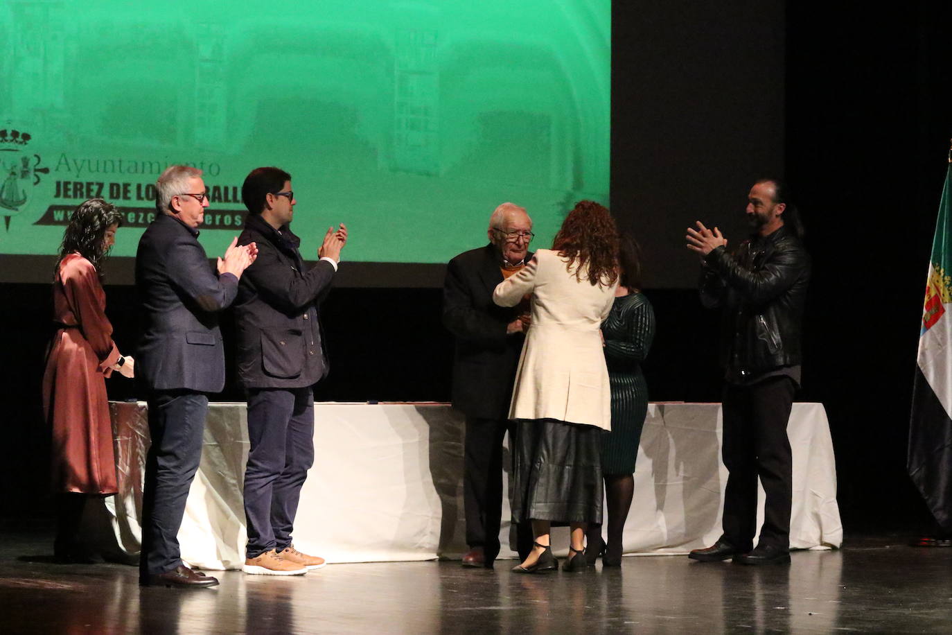 Fotos: Jerez conmemora los 40 años de ayuntamientos democráticos con un homenaje a las mujeres y hombres que han formado parte de la Corporación Municipal