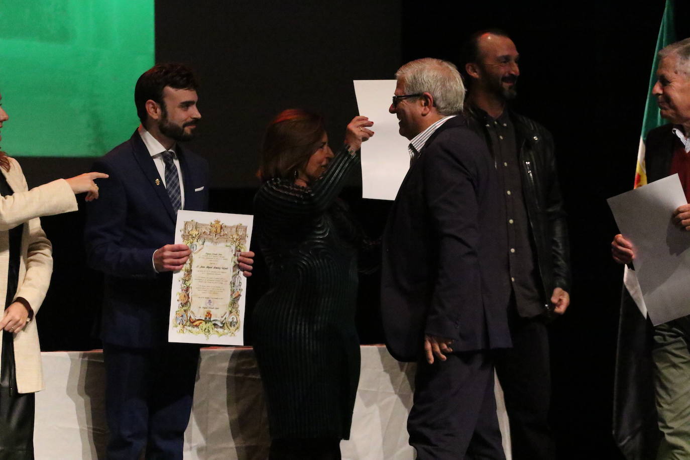 Fotos: Jerez conmemora los 40 años de ayuntamientos democráticos con un homenaje a las mujeres y hombres que han formado parte de la Corporación Municipal