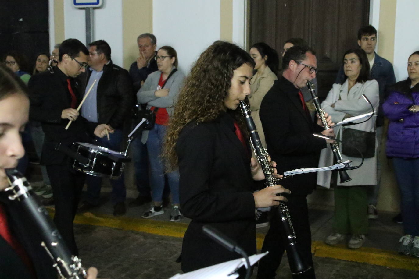 Silencio y recogimiento en la noche del Martes Santo jerezano al paso de Jesús Orando en el Huerto
